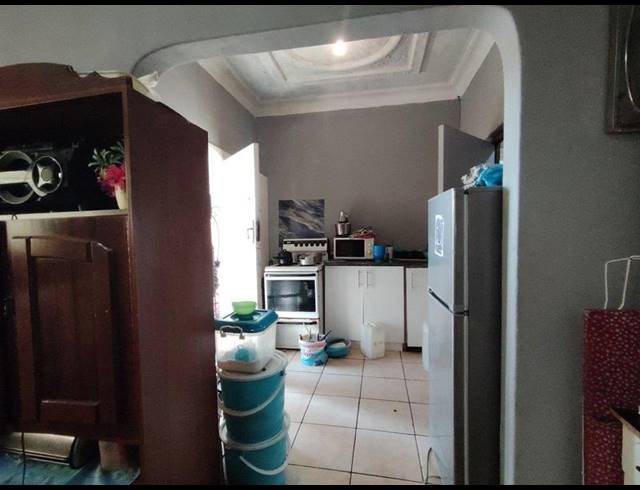 6 BEDROOM HOUSE FOR SALE IN REGENTS PARK